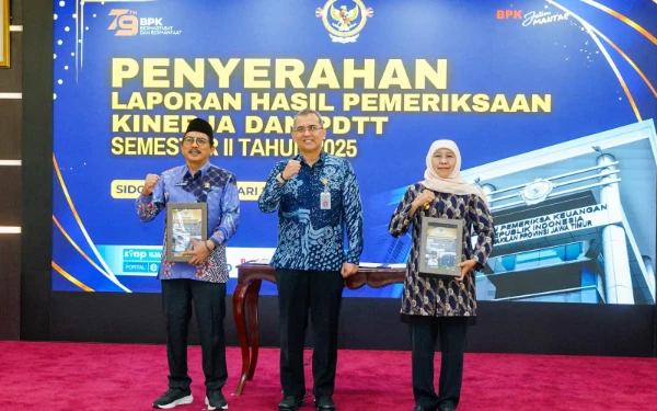 Thumbnail Gubernur Khofifah Komitmen Tindak Lanjuti Rekomendasi BPK, Perkuat Tata Kelola Pemerintahan dan Kinerja Pelayanan Publik