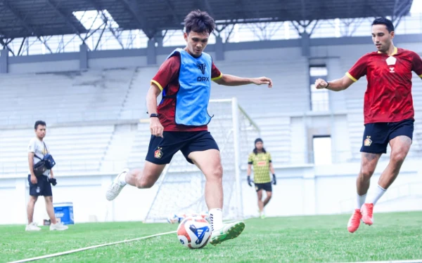 Thumbnail Berita - Dihajar Malut United 4-0, Persik Kediri Fokus Perbaiki Lini Pertahanan Jelang Laga Versus Bali United