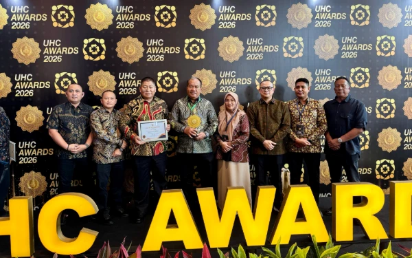 Thumbnail Berita - Sabet Penghargaan UHC 2026 Kategori Madya, Bupati Asahan: Bukti Jaminan Kesehatan Masyarakat Kian Berkualitas