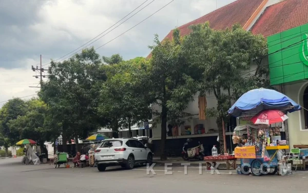 Thumbnail Parkir Alun-Alun Merdeka Masih Manfaatkan Titik Existing, Dishub Wanti-Wanti PKL di Badan Jalan