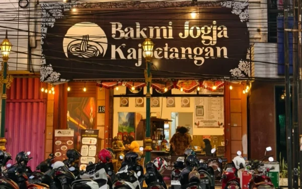 Thumbnail Berita - Bakmie Jogja Kajoetangan, Kuliner Ikonik Tak Pernah Sepi di Kayutangan Heritage Kota Malang