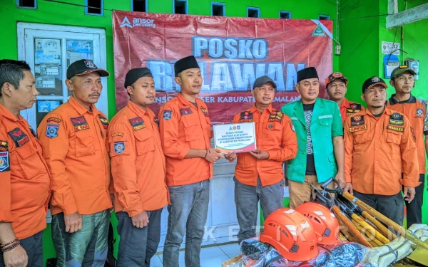 Thumbnail Berita - Pimpinannya GP Ansor Pusat Turun ke Pemalang, Salurkan Bantuan dan Tinjau Lokasi Bencana