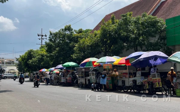 Thumbnail DPRD Kota Malang Usul Pembebasan Lahan untuk Relokasi PKL Alun-Alun Merdeka
