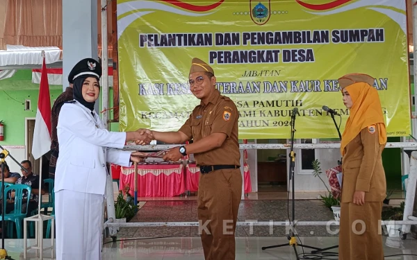 Thumbnail Berita - Pemdes Pamutih Lantik Dua Perangkat Desa, Kaur Keuangan dan Kasi Kesejahteraan Resmi Diisi