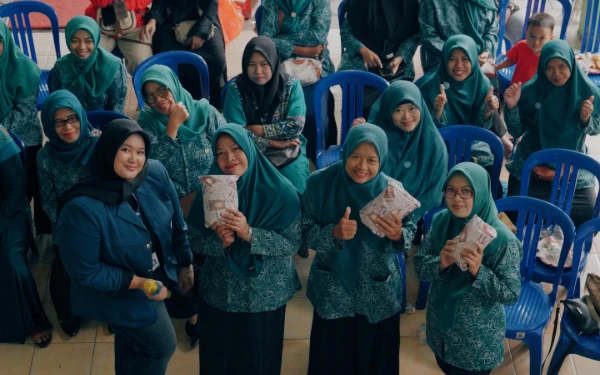 Thumbnail Program SEKAR-GO KKN-BBK 7 UNAIR Bantu UMKM Desa Sekarkurung Masuk E-Commerce