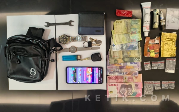 Thumbnail Ungkap Judi Online, Resmob Polres Situbondo Temukan Paket Sabu Siap Edar