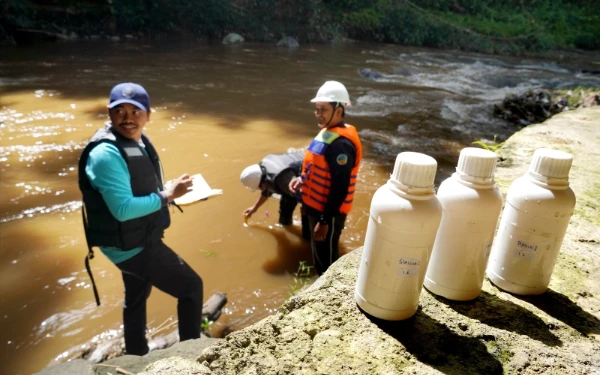 Thumbnail Berita - Darurat Lingkungan! DAS Brantas Terkepung Polutan Mikroplastik