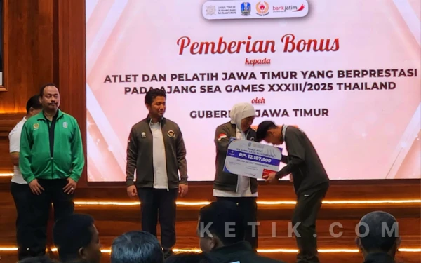 Thumbnail Berita - Gubernur Khofifah Beri Bonus Atlet SEA Games 2025, KONI Jatim Optimistis Konsisten Sumbang Medali