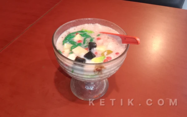 Thumbnail Dari Generasi ke Generasi, 5 Rekomendasi Minuman Legendaris Kota Malang yang Tak Pernah Kehilangan Peminat