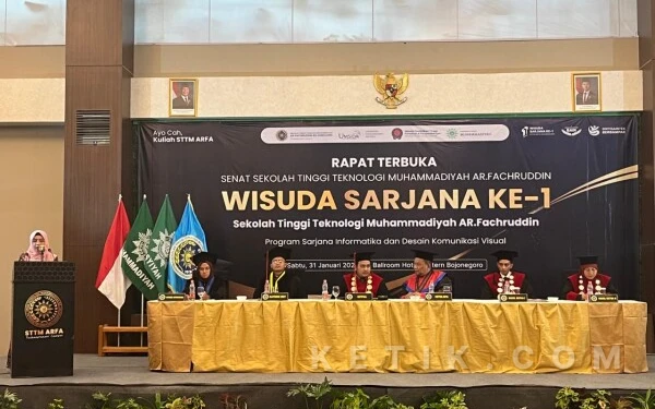 Thumbnail Berita - Gelar Wisuda Perdana, Ini Harapan Bupati Bojonegoro kepada STTM ARFA