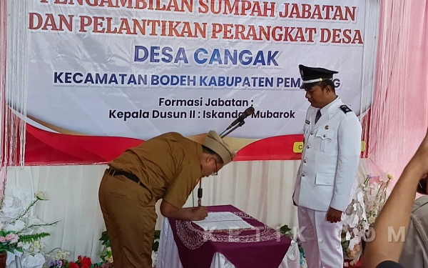Thumbnail Berita - Iskandar Mubarok Resmi Dilantik sebagai Kadus I Desa Cangak Pemalang