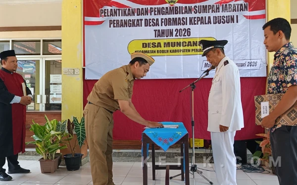 Thumbnail Berita - Danang Arif Widodo Resmi Dilantik Jadi Kadus I Desa Muncang Pemalang, Kades Boni Umumkan Tak Maju Lagi