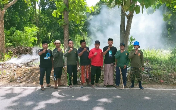 Thumbnail Berita - Kembali Gelar Aksi Bersih Sampah Liar, PAC Ansor Batang - Batang Ajak Warga Peduli Lingkungan