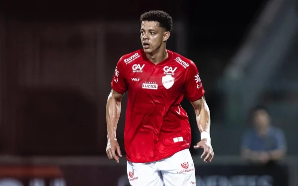 Usai Hansamu Yama dan Rio Fahmi, Arema FC Disebut Bakal Pinang Bek Brasil