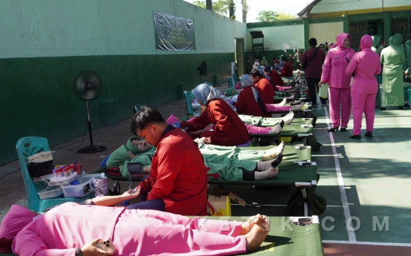 Thumbnail Berita - Aksi Donor Darah HUT ke-80 Persit, Kodim 0813 Bojonegoro Kumpulkan 232 Kantong Darah
