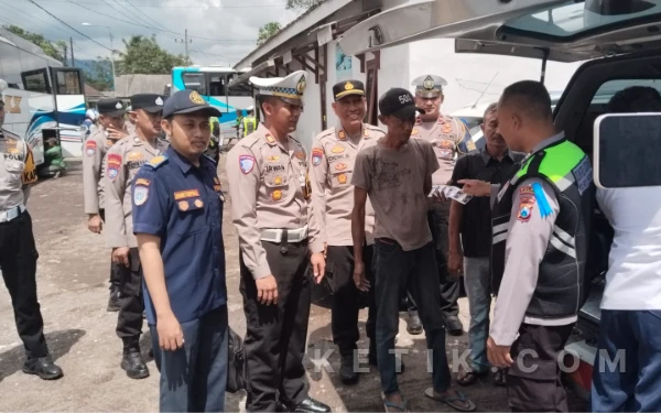 Polres Bondowoso Mulai Operasi Semeru 2026 dari Cek Bus dan Kesehatan Sopir