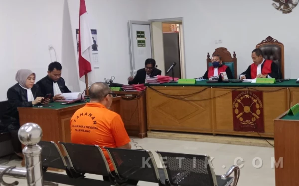 Thumbnail Proyek Rumah Limas Fiktif Terbongkar, ASN Palembang Duduk di Kursi Terdakwa