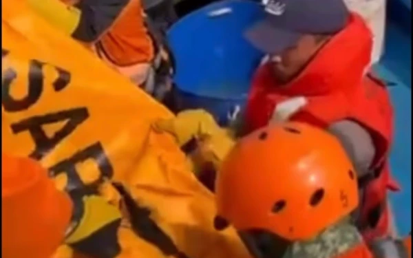 Thumbnail Berita - Tim SAR Gabungan Temukan Korban Tenggelam di Dermaga Jamrud Selatan