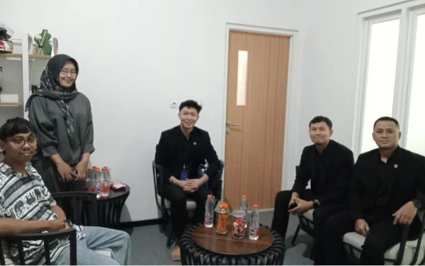 Perkuat Sinergi Pariwisata Malang, Everyday Smart Hotel Malang Sambangi Graha Ketik Sambil Cicipi Kuliner Viral