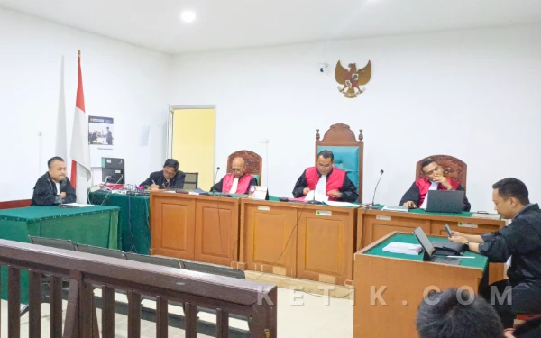 Thumbnail Hakim PN Palembang Vonis 6 Tahun Penjara Padeli, Kasus 13 Paket Sabu di Talang Semut