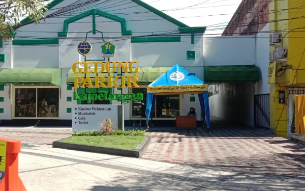 Thumbnail Berita - Usai Viral Aksi Maling Helm, Dishub Perketat Keamanan Gedung Parkir Kayutangan Kota Malang