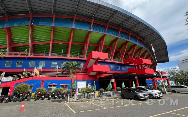 Thumbnail Berita - Momen Bersejarah: 100 Ribu Jamaah Mujahadah Kubro 1 Abad NU Bergelora di Stadion Gajayana yang Juga Berusia 100 Tahun