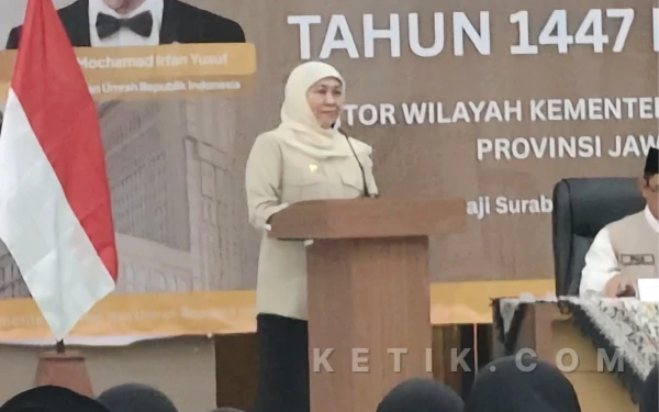 Thumbnail Berita - Khofifah Usul Petugas Haji Jadi 'Teman Curhat' Fikih Perempuan Lewat Materi Fiqhun Nisa