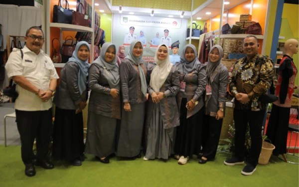 Thumbnail Berita - Dorong UMKM Naik Kelas Ketua Dekranasda Asahan Hadiri Pembukaan INACRAFT 2026