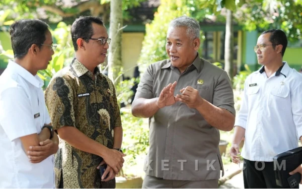 Thumbnail Berita - DPRD Blitar Turun ke SDN Tlogo 2, Tegaskan Sekolah Tak Boleh Dikorbankan Demi KDMP