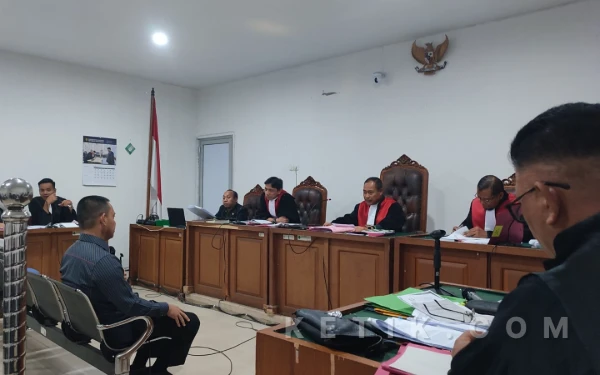 Thumbnail Berita - Sekda Empat Lawang Bantah Fasilitasi Proyek APAR, Terdakwa Bembi: Kami Diundang Langsung