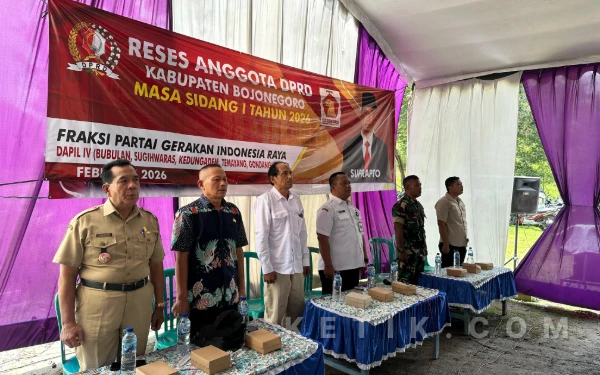Thumbnail Berita - Anggota DPRD Kabupaten Bojonegoro Suprapto Dengarkan Langsung Aspirasi Warga Sekar