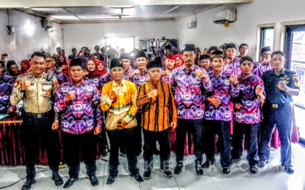 Thumbnail Berita - Satu Tekad! Ali Basuki Terpilih Aklamasi Nahkodai PPDI Rejotangan Periode 2026-2031