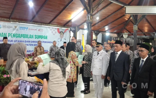 Thumbnail Berita - Lantik 9 Pejabat Eselon II, Bupati Brebes: Kinerja Lamban Akan Saya Ganti dalam 6 Bulan