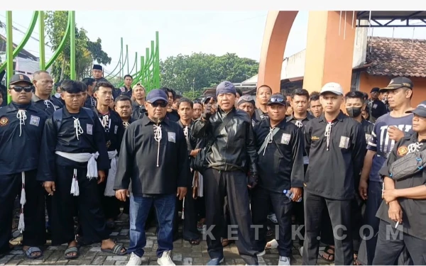 Thumbnail Berita - Ribuan Warga PSHT Berbagai Wilayah Tolak Parluh 2026, Hitamkan Madiun Merapat ke Padepokan Agung