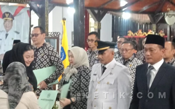 Thumbnail Berita - Dilantik Jadi Kadinkes Brebes, dr. Heru Podmonobo Komitmen Prioritaskan Kebutuhan Dasar Masyarakat