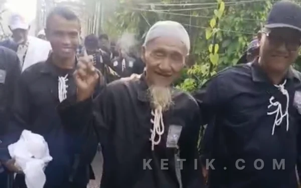 Thumbnail Berita - Aksi Damai PSHT di Madiun, Kehadiran Sesepuh 75 Tahun Dari Blitar Jadi Simbol Keteguhan Hati