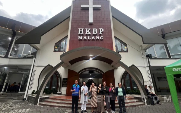 Thumbnail Berita - Alasan Haru Gereja HKBP Malang Rela Tunda Ibadah Demi Sambut Saudara NU: Kami Sudah Diberi Tempat