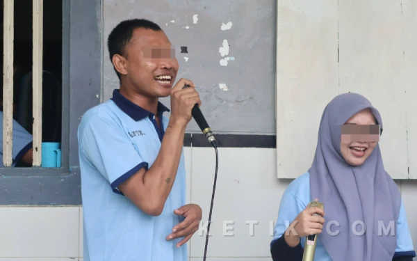 Thumbnail Berita - Diawasi Petugas, Warga Binaan Rutan Situbondo Karokean