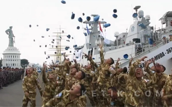 Thumbnail Berita - KRI Sultan Iskandar Muda 367 Berlabuh di Surabaya Usai 14 Bulan di Lebanon