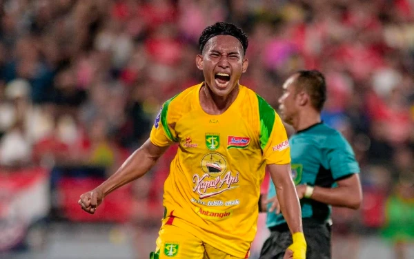 Thumbnail Berita - Cetak Satu Gol Perdana, Alfan Suaib Persembahkan Buat Orang Tua dan Bonek