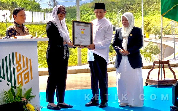 Thumbnail Berita - Desain Berbetuk Lafaz Bismillahirrahmanirrahim, Kampus 3 UIN Malang Cetak Rekor MURI