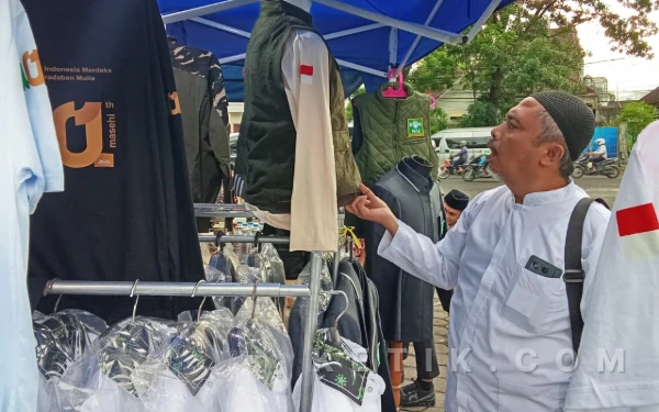 Thumbnail Berita - Pedagang Luar Kota Ramaikan Mujahadah Kubro 1 Abad NU di Stadion Gajayana