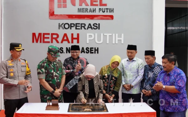 Thumbnail Berita - Dandim 0813/Bojonegoro Dampingi Wamenkop RI Resmikan KDKMP Desa Ngraseh