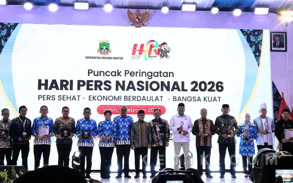 Thumbnail Berita - Hadiri HPN 2026, Bupati Situbondo Terima Penghargaan Peduli Olahraga