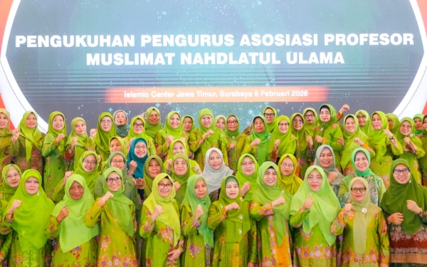 Thumbnail Khofifah Dorong Penguatan Peran Intelektual Perempuan saat Rakornas Profesor Muslimat NU