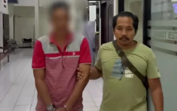 Thumbnail Berita - Satreskrim Polres Tuban Tetapkan SJ sebagai Tersangka Kasus Penganiayaan 4 Karyawan SPBU Parengan