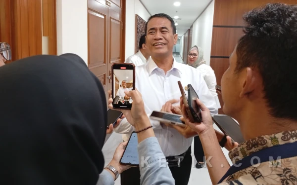 Thumbnail Berita - Kerap Rugi, Mentan Amran Siapkan Aturan Untungkan Petani