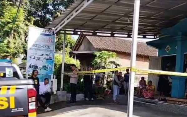 Thumbnail Berita - Bayi Perempuan Dibuang di Teras Rumah Warga di Jember, Orang Tua Tinggalkan Wasiat Menyentuh