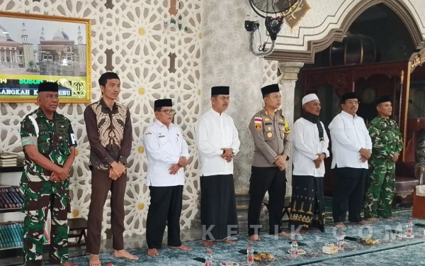 Thumbnail Berita - Peringati Isra Mikraj Sambut Ramadan, Bupati Oyon: Salat Ajarkan Disiplin