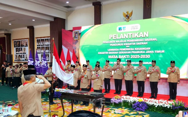 Thumbnail Berita - Khidmat! Kak Buwas Lantik Pengurus Kwarda Pramuka Jatim Periode 2025-2030